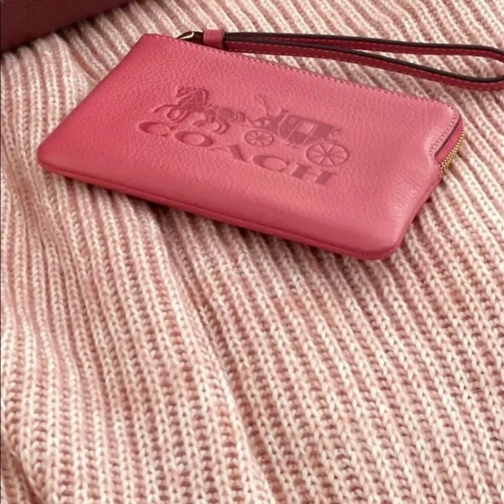COACH | Corner Zip Wristlet With Horse And Carriage Leather Strawberry Haze